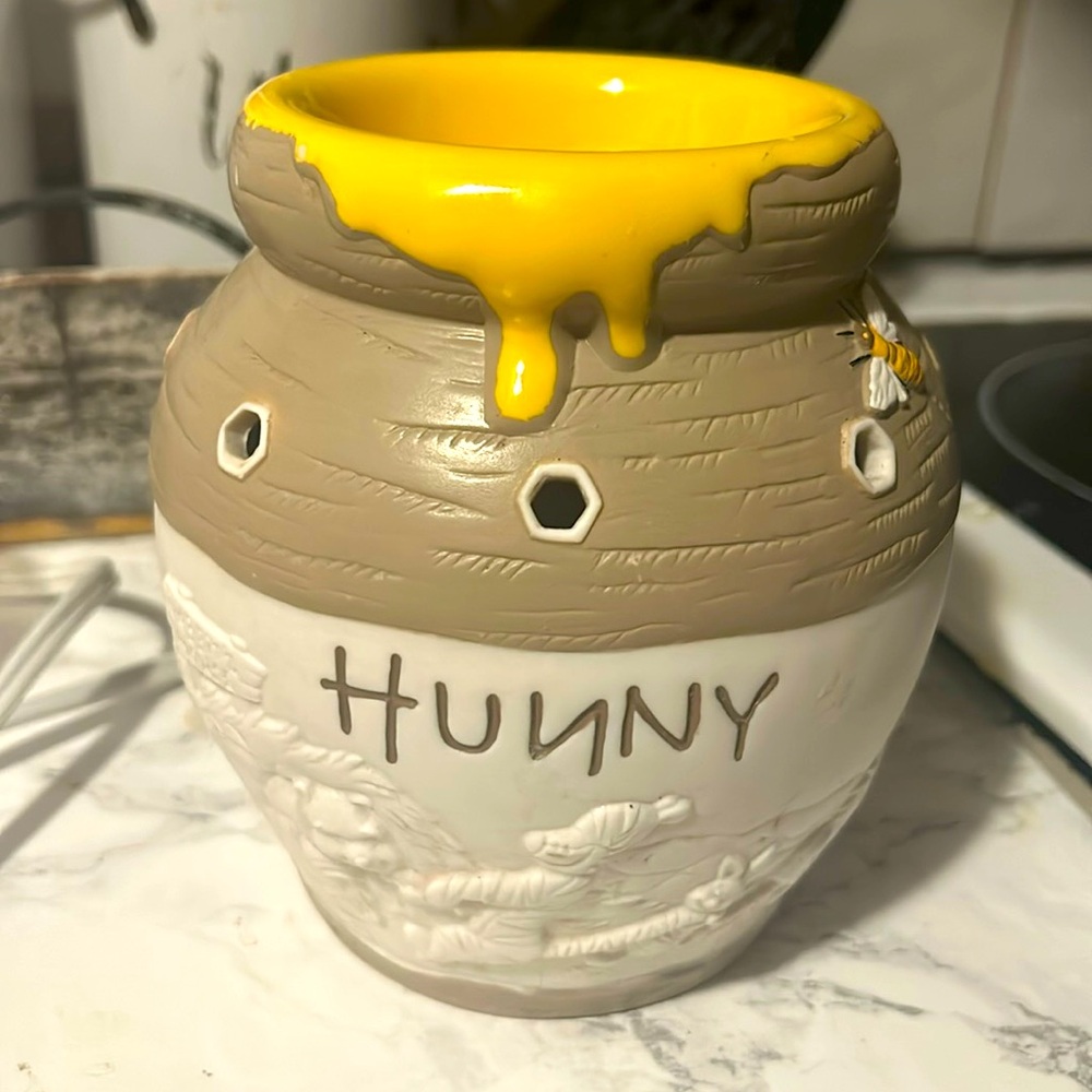 Disney Winnie the Pooh scentsy wax warmer limited edition